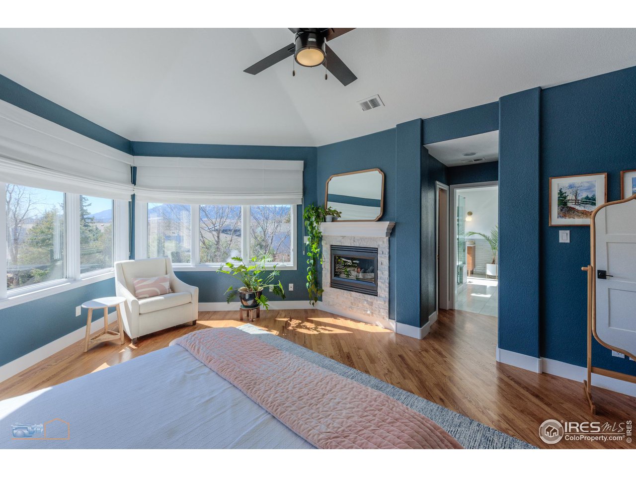 3888 Saint Vincent Pl