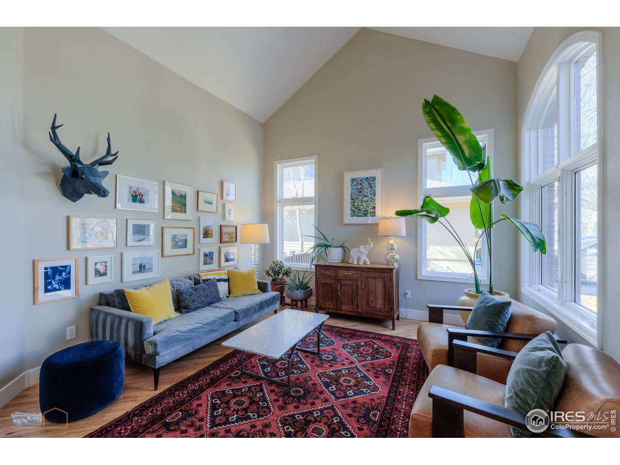 3888 Saint Vincent Pl