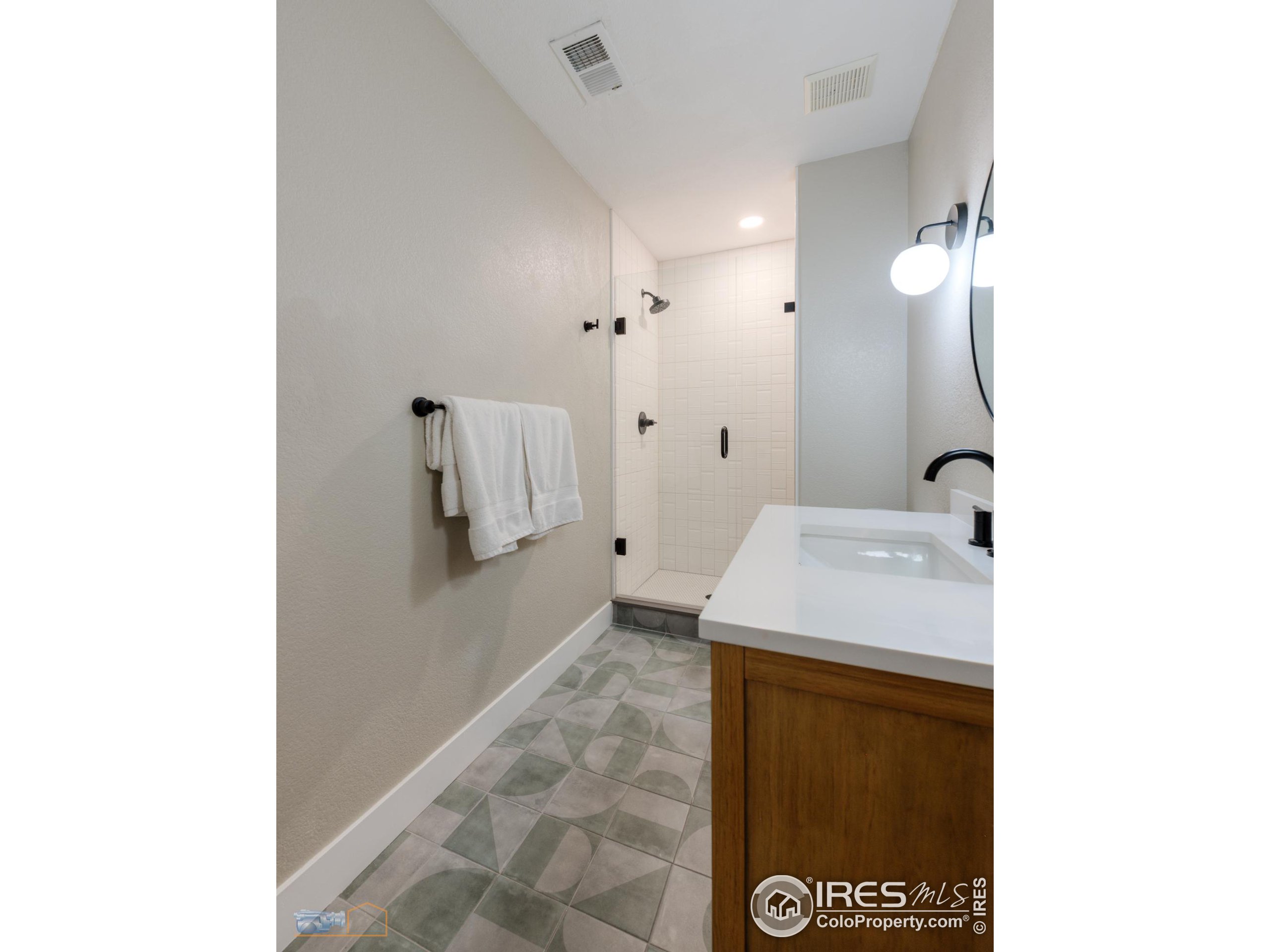 3888 Saint Vincent Pl