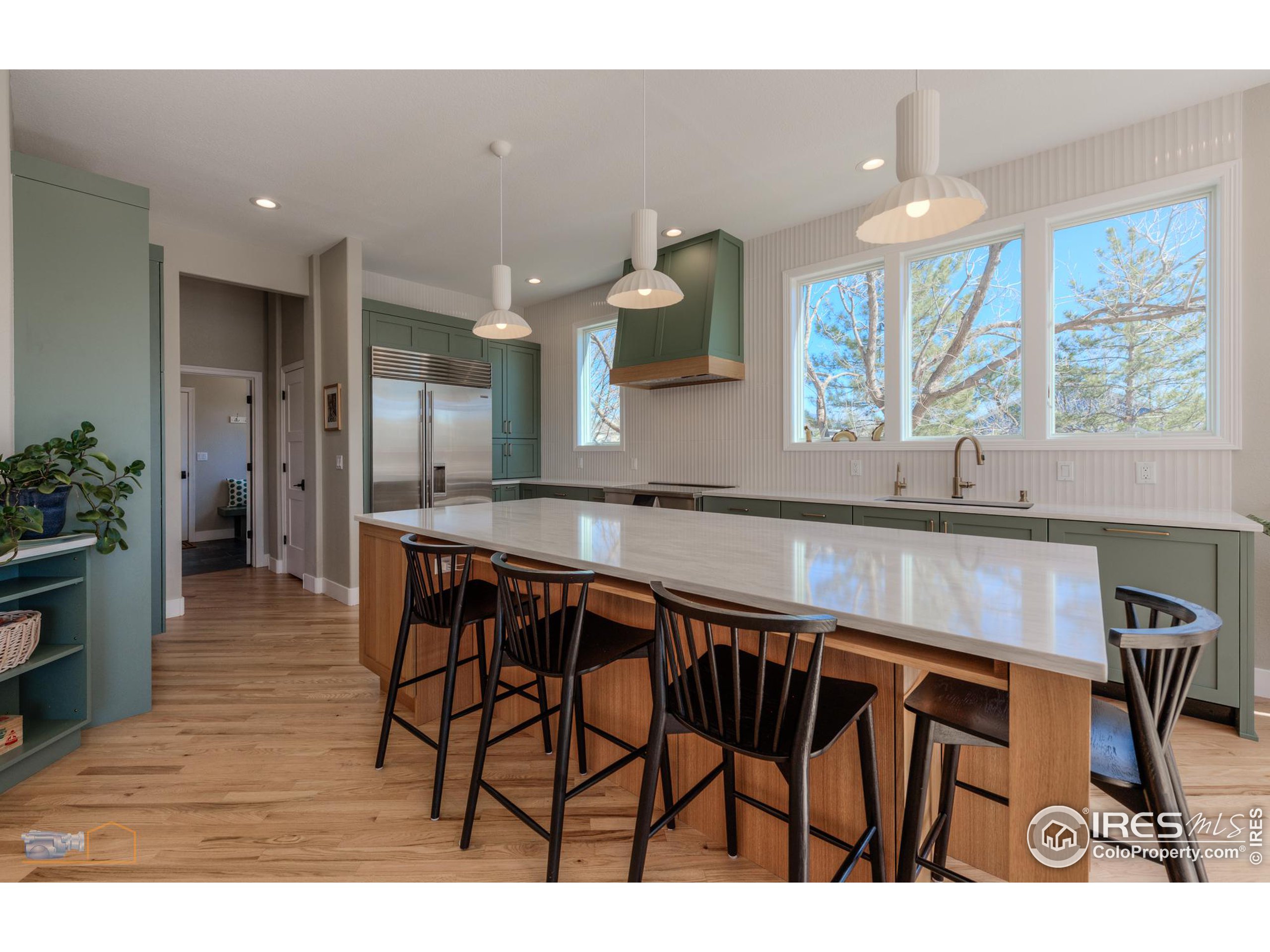 3888 Saint Vincent Pl