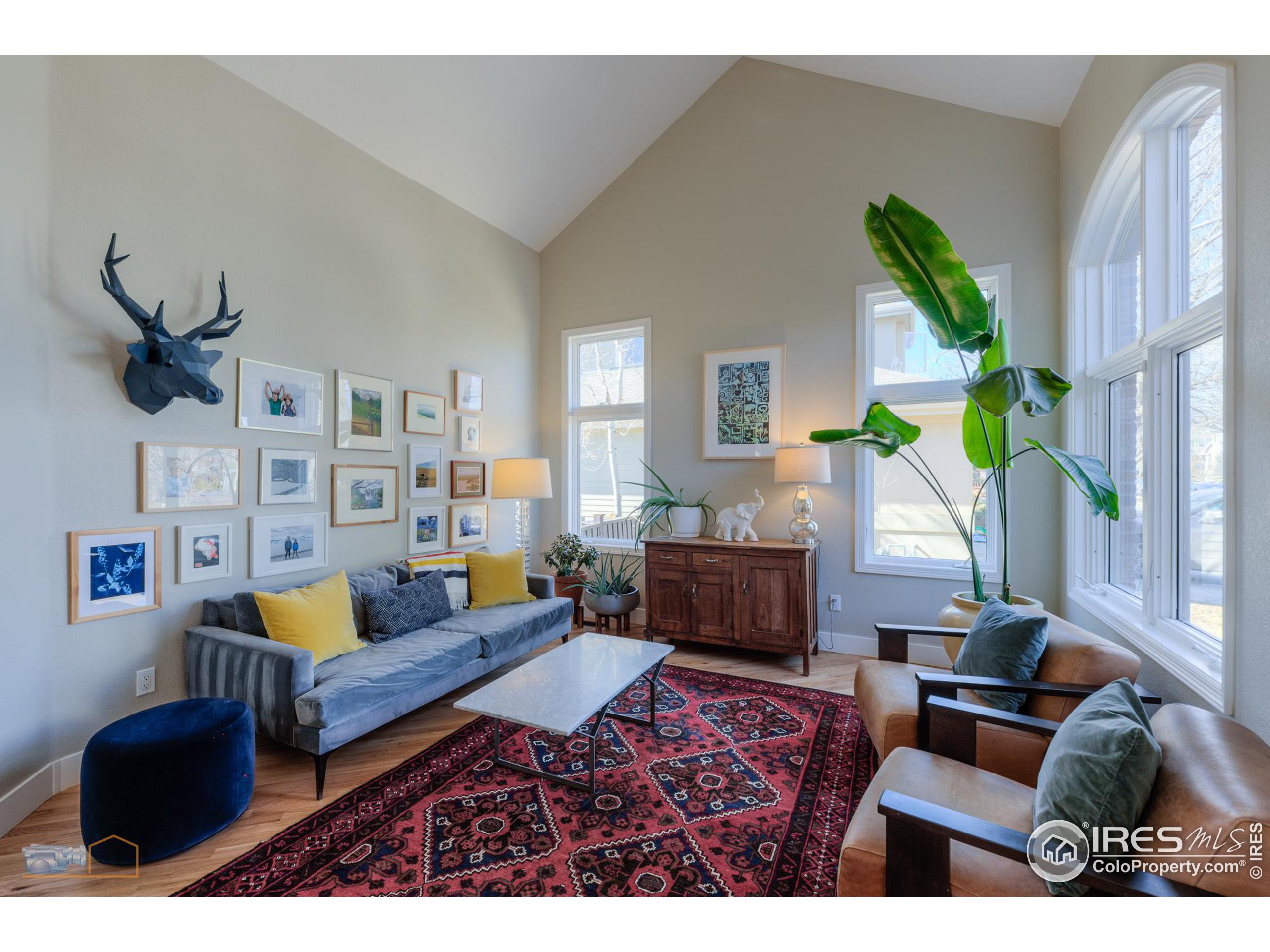 3888 Saint Vincent Pl