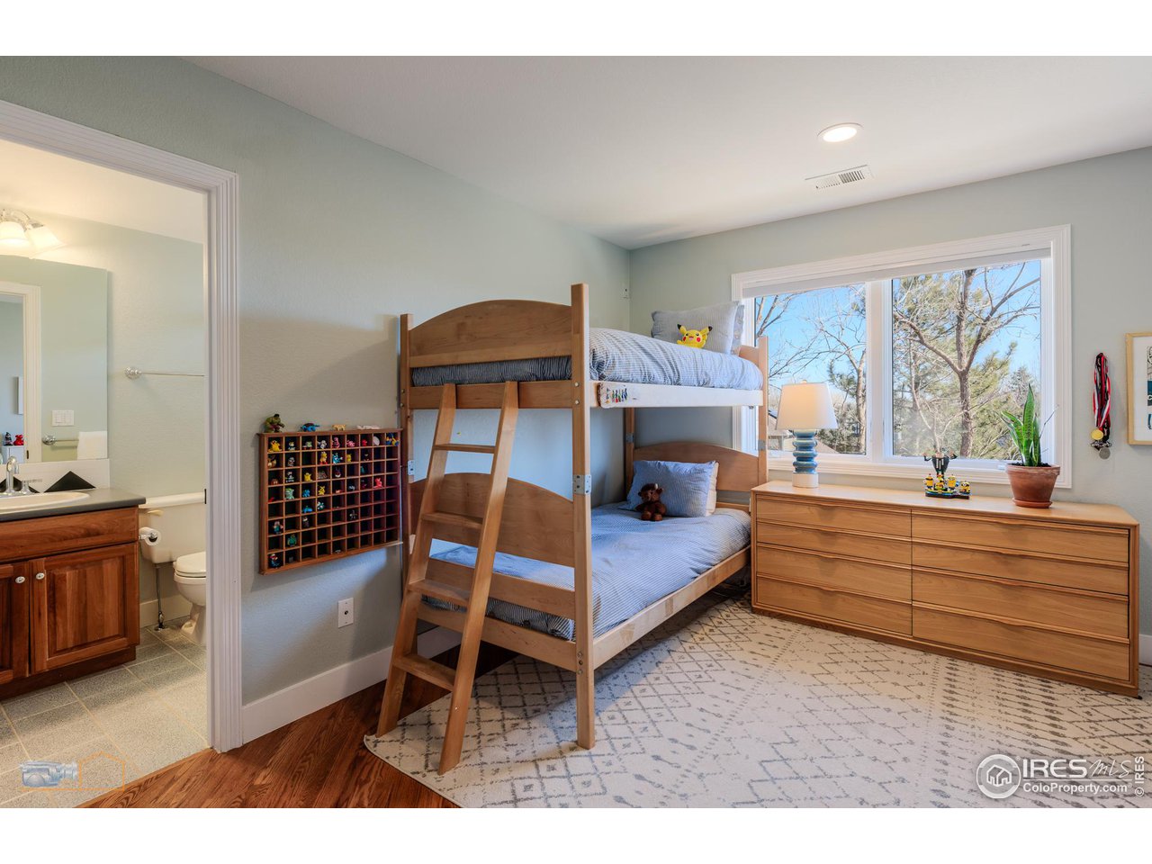 3888 Saint Vincent Pl