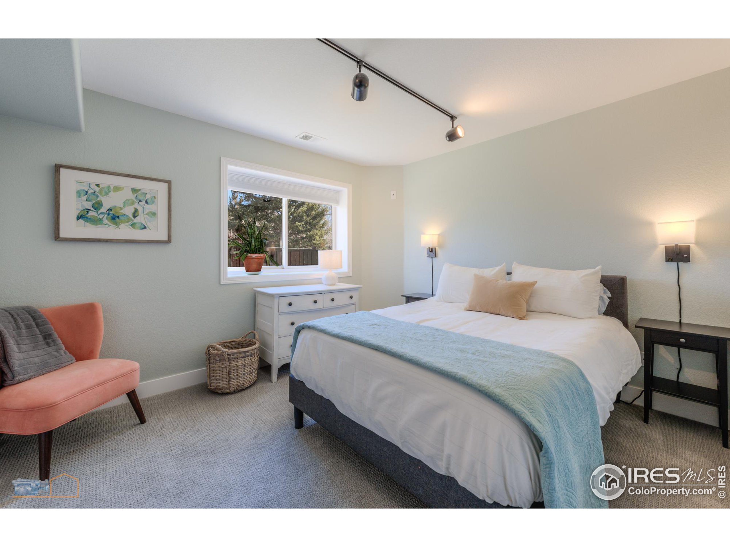 3888 Saint Vincent Pl