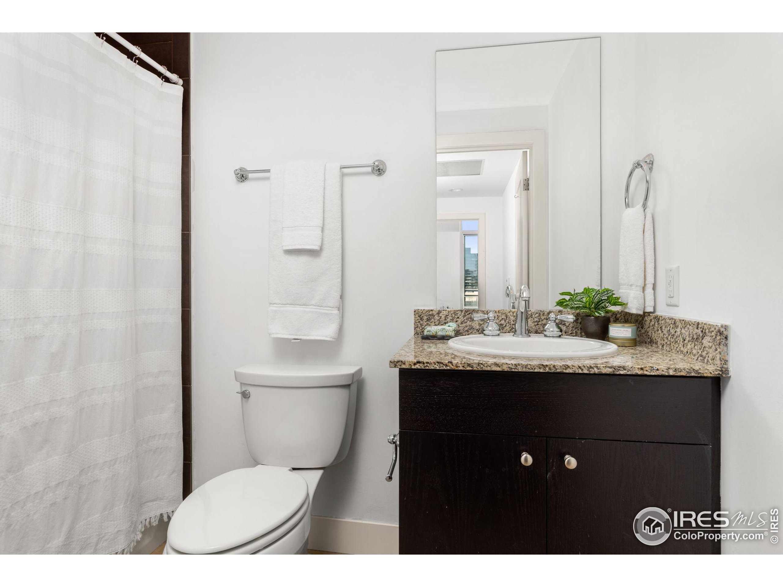 2001 Lincoln St 2113