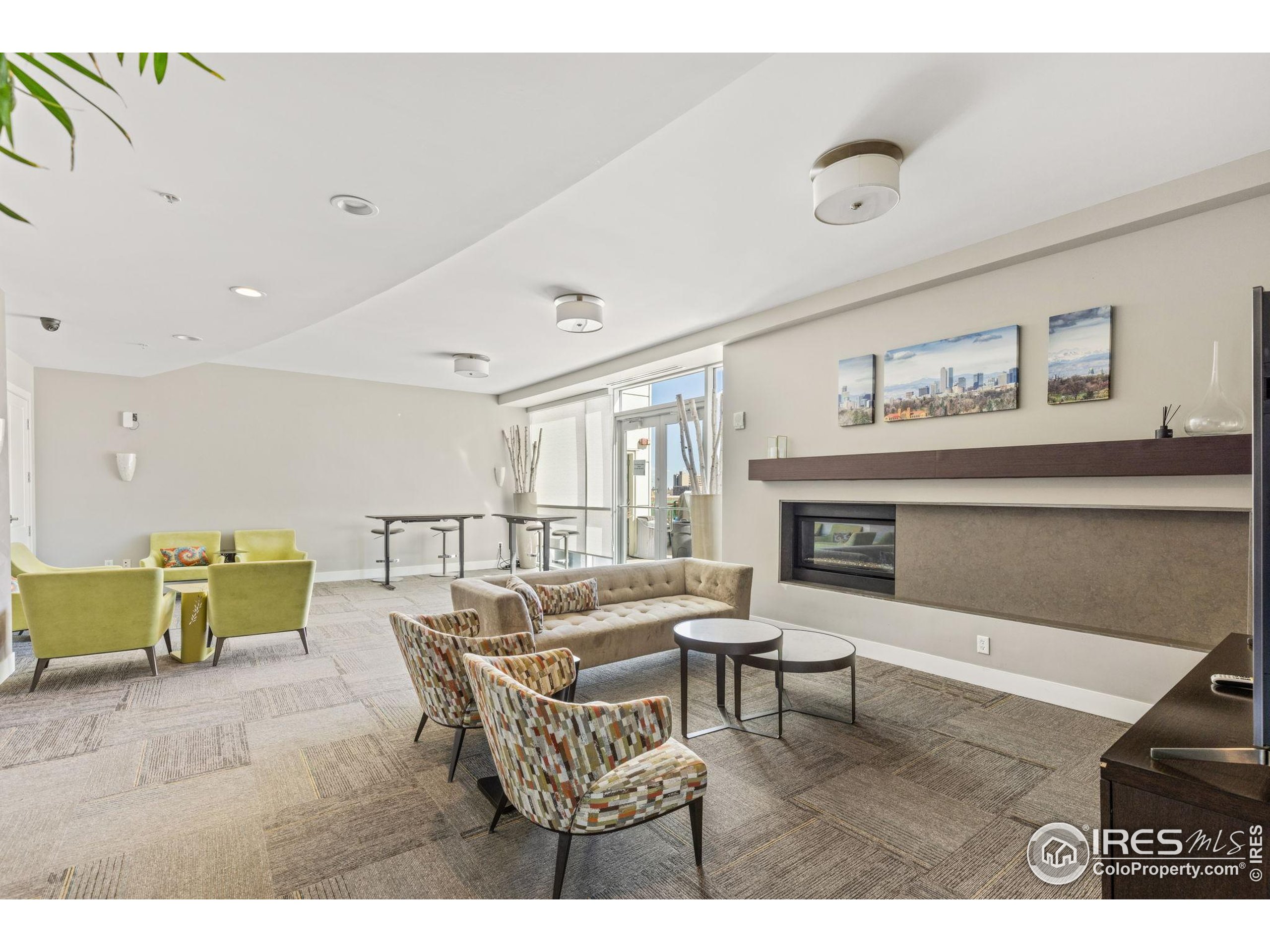 2001 Lincoln St 2113