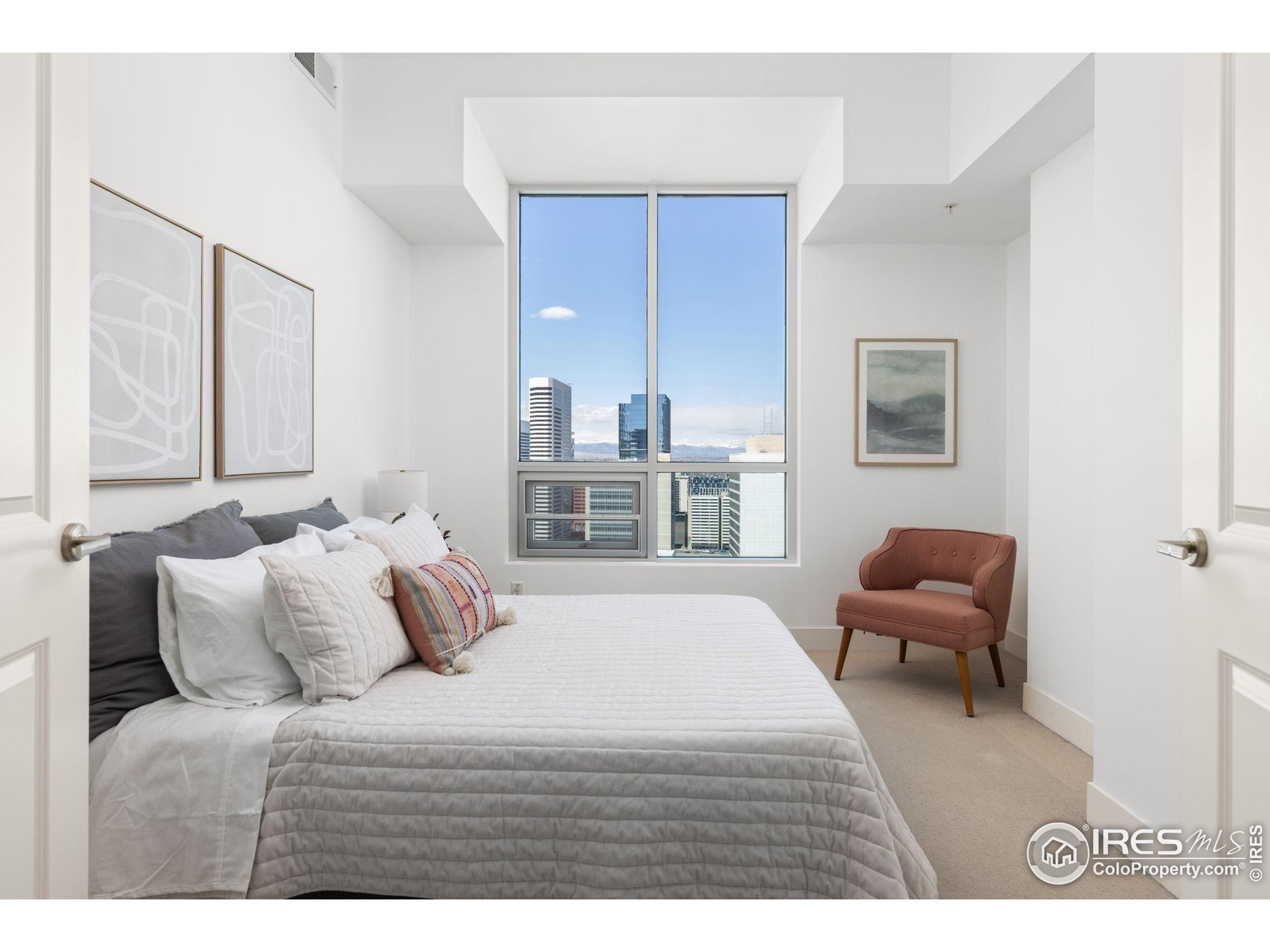 2001 Lincoln St 2113