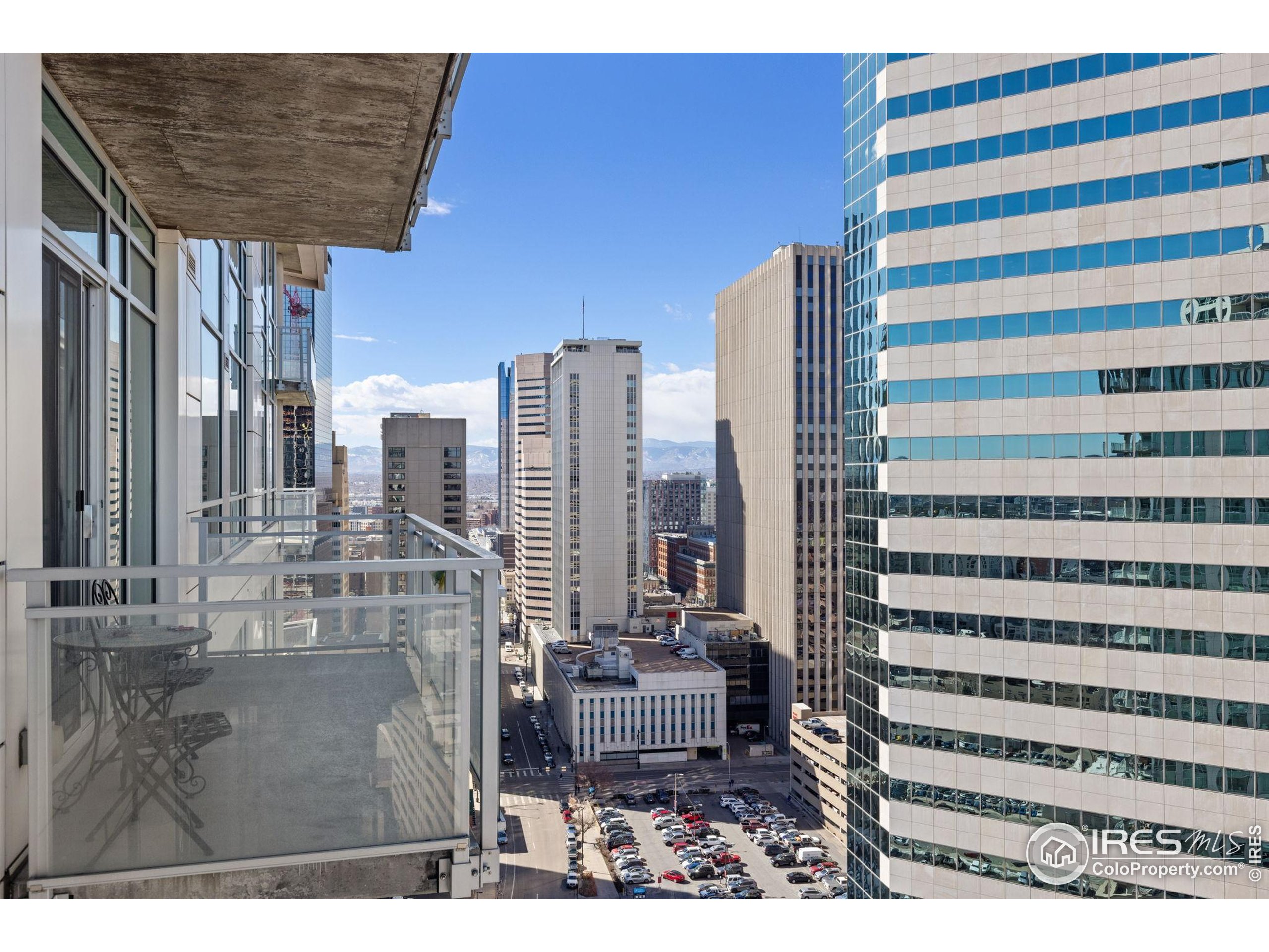 2001 Lincoln St 2113