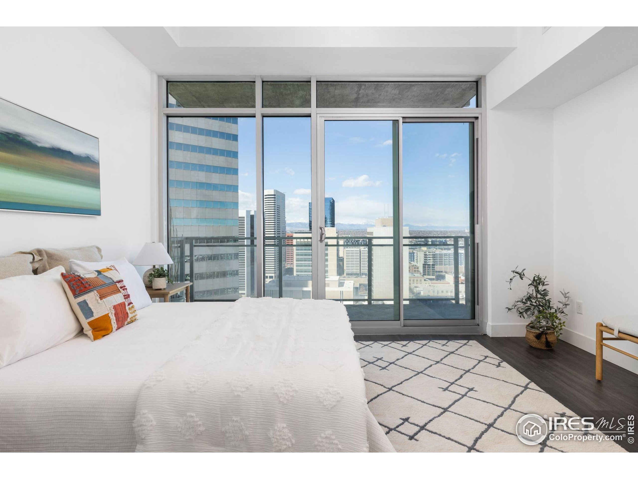 2001 Lincoln St 2113