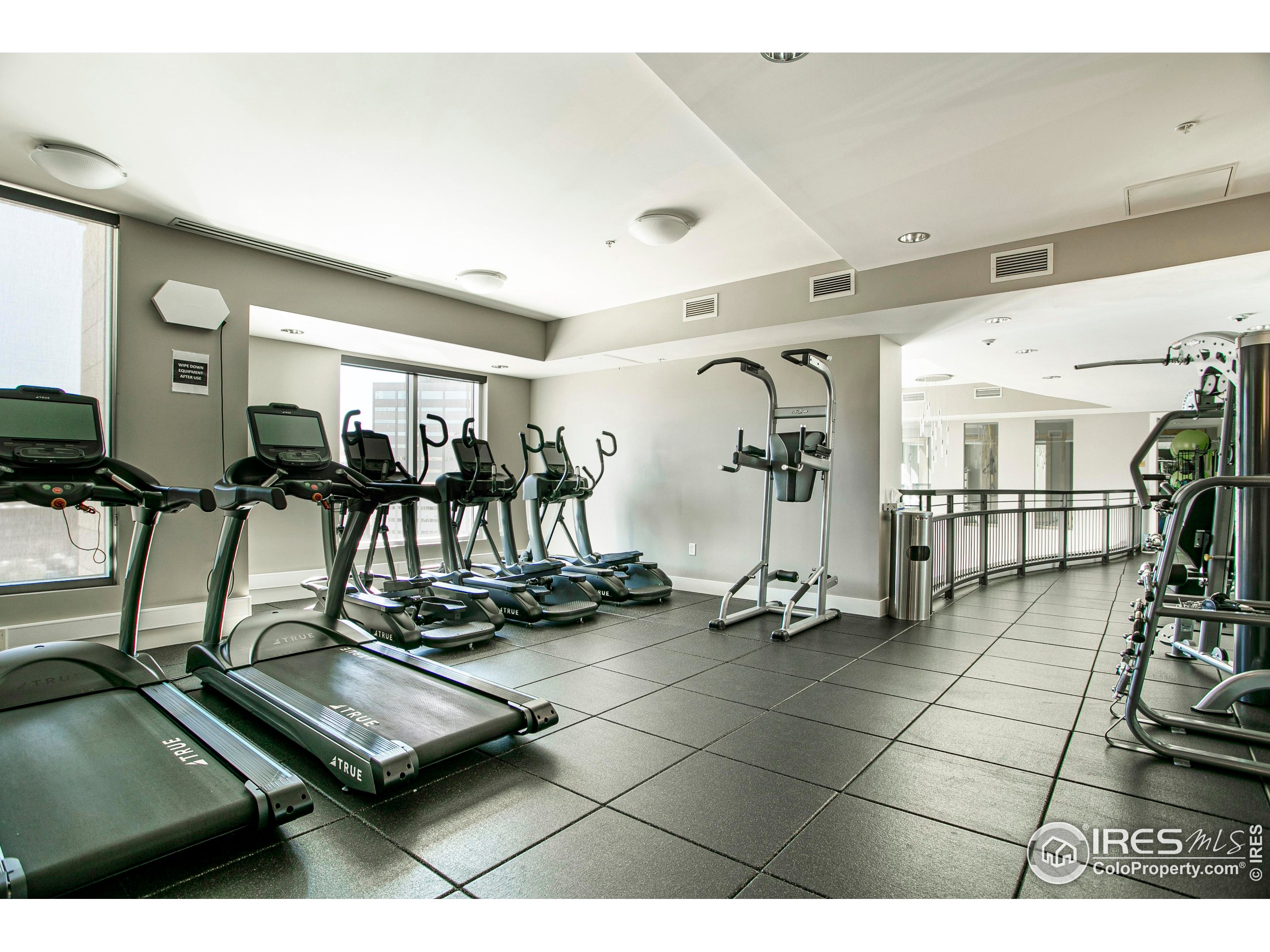 2001 Lincoln St 2113