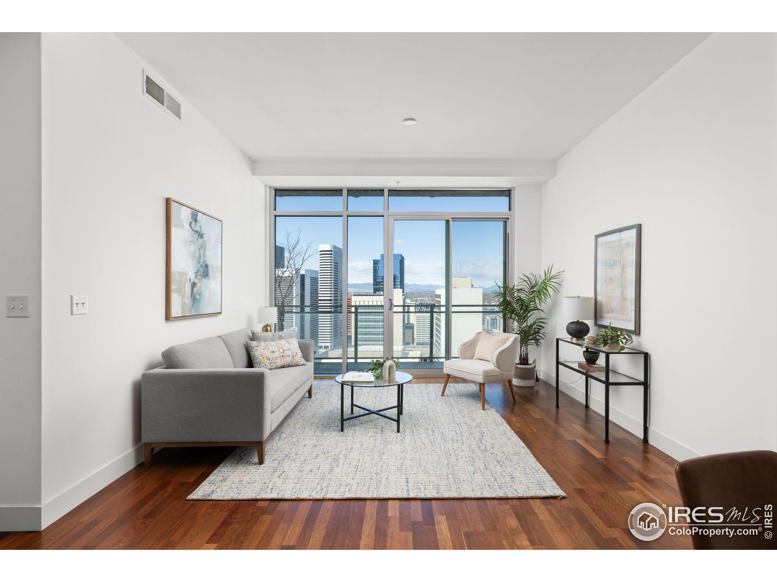 2001 Lincoln St 2113