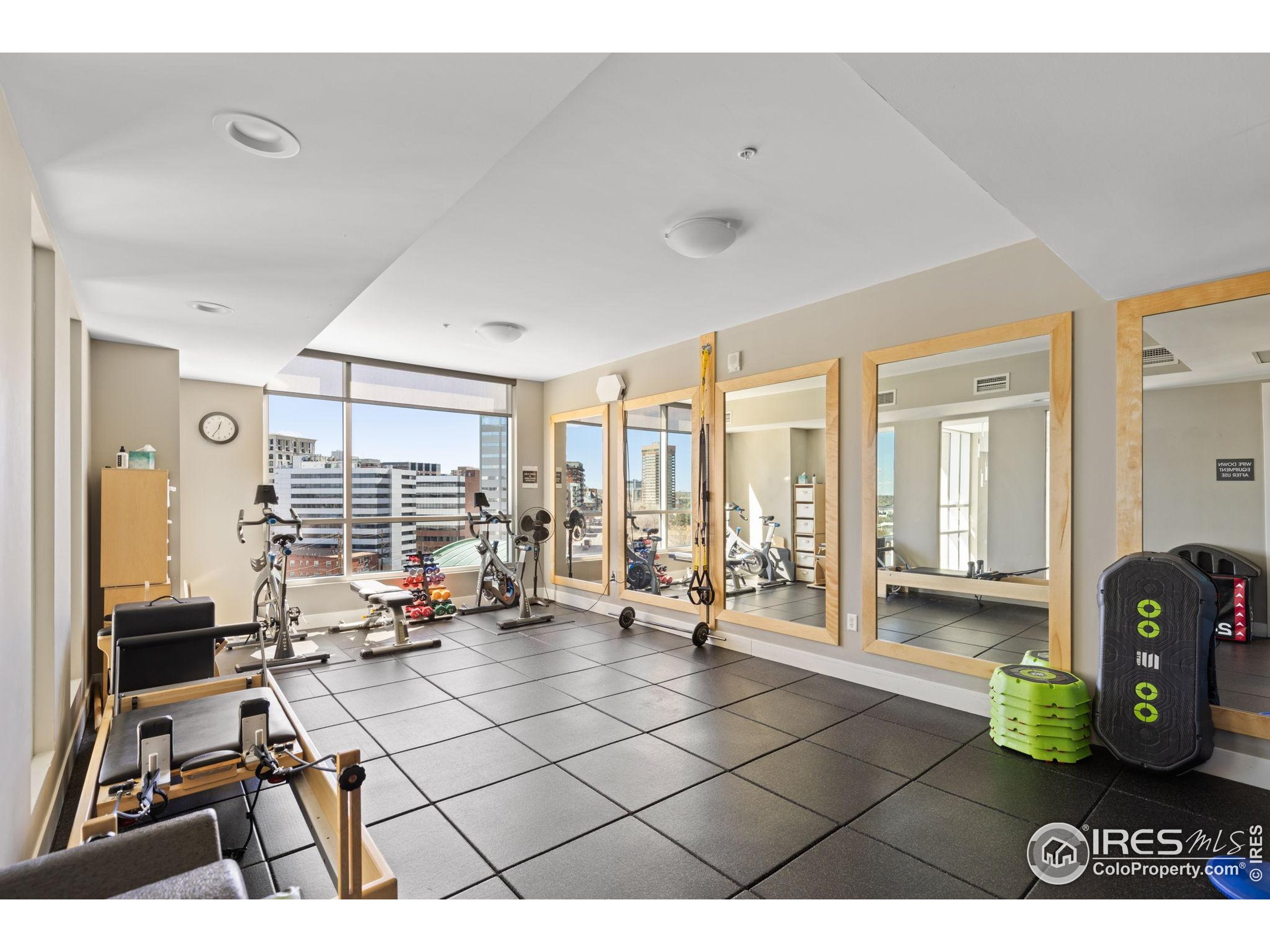 2001 Lincoln St 2113