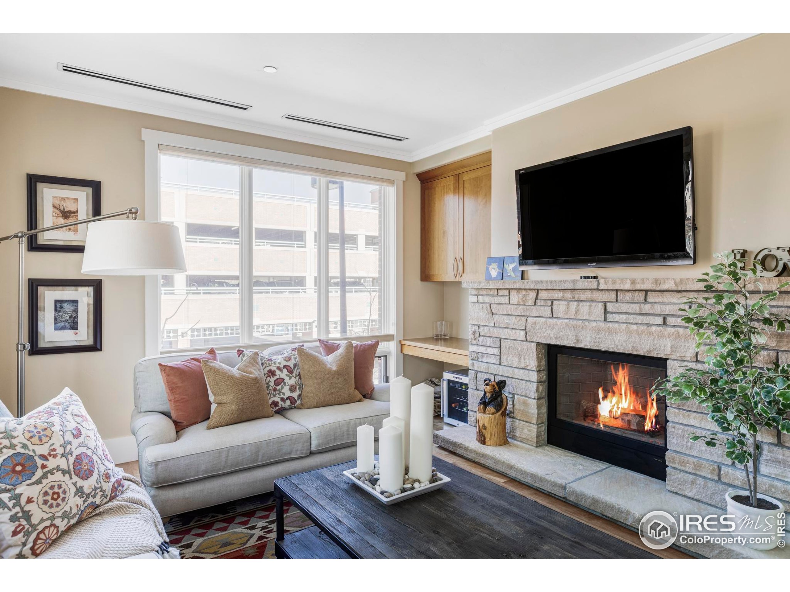 1301 Canyon Blvd 207