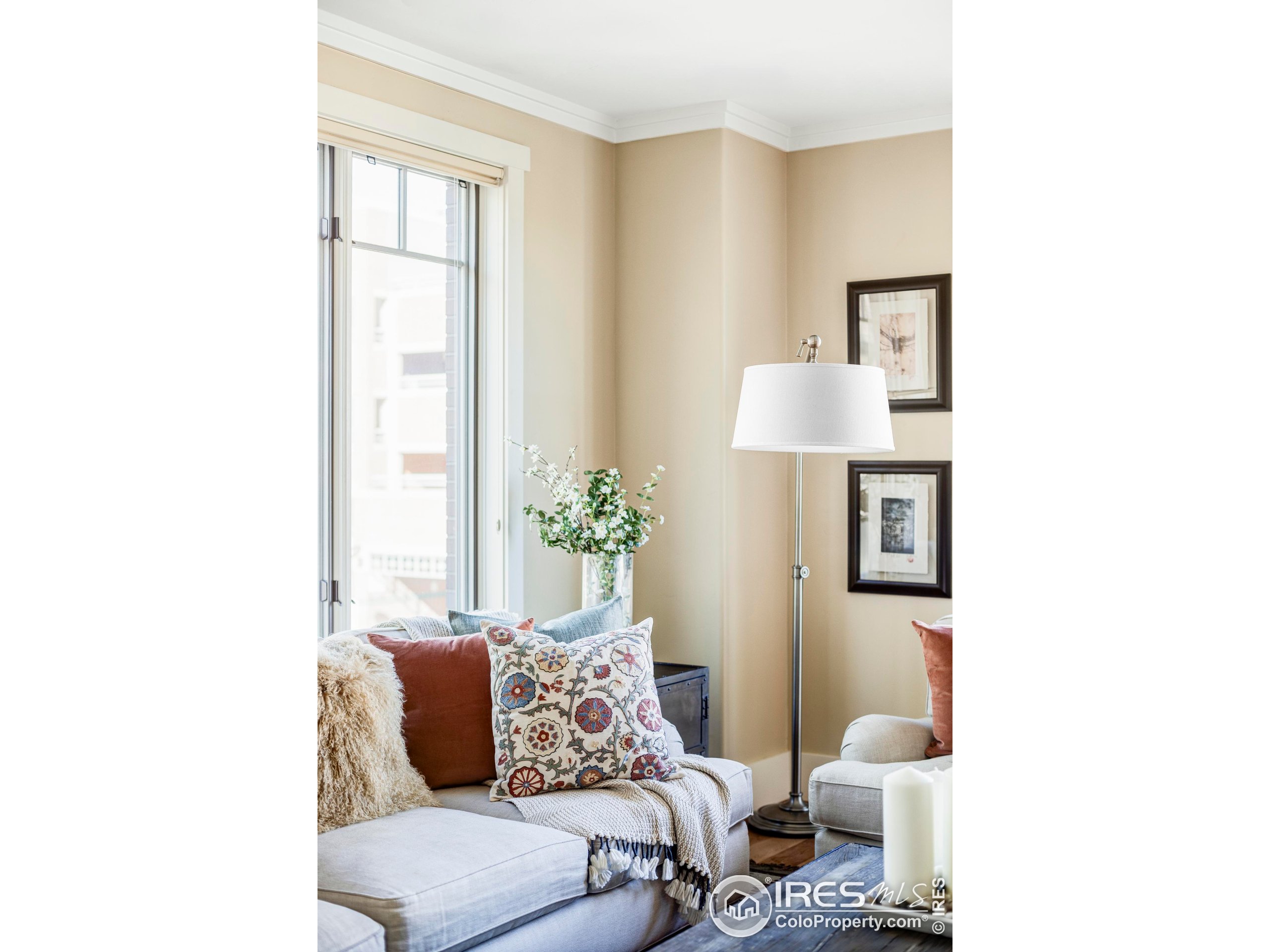 1301 Canyon Blvd 207