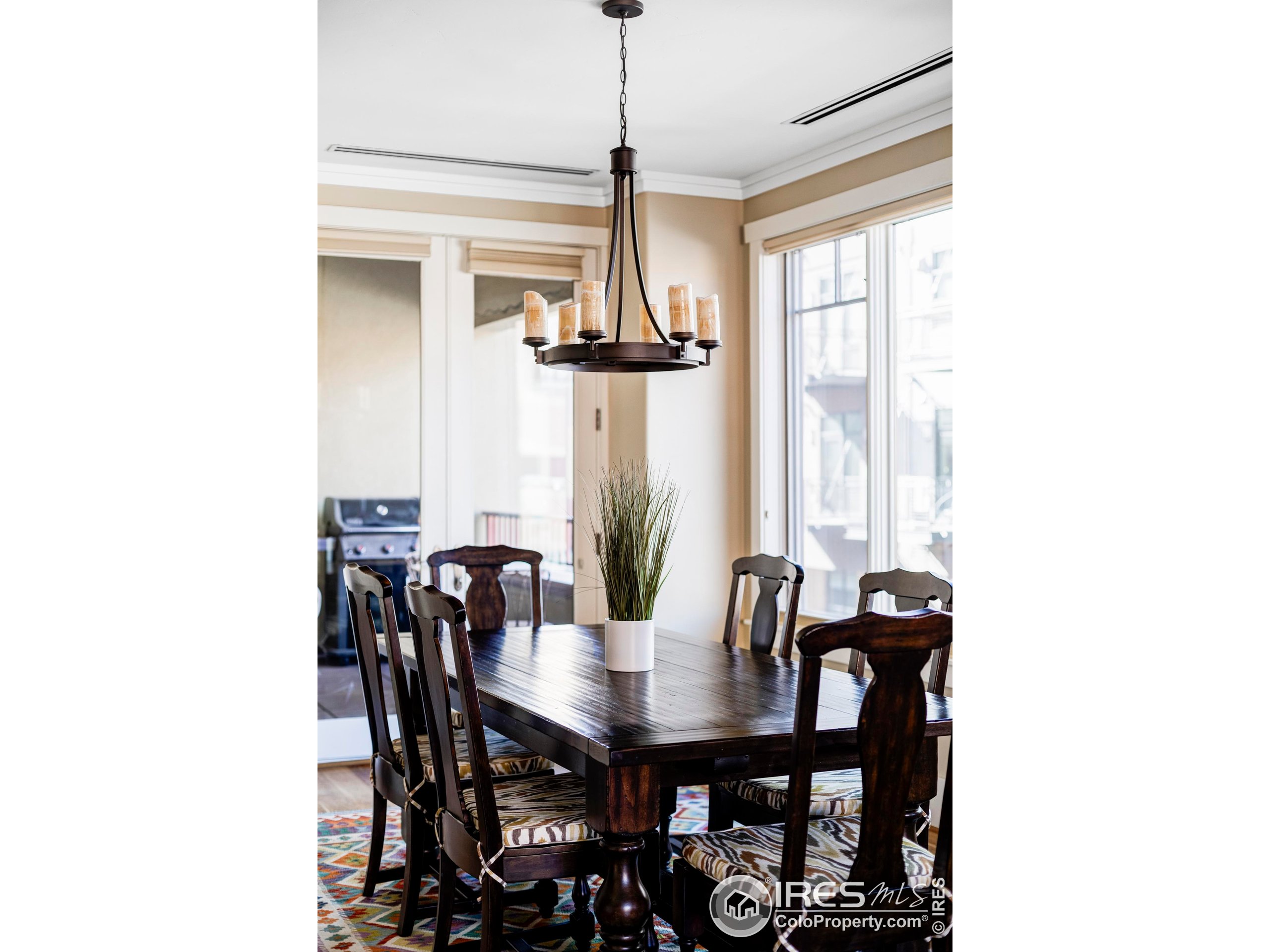 1301 Canyon Blvd 207