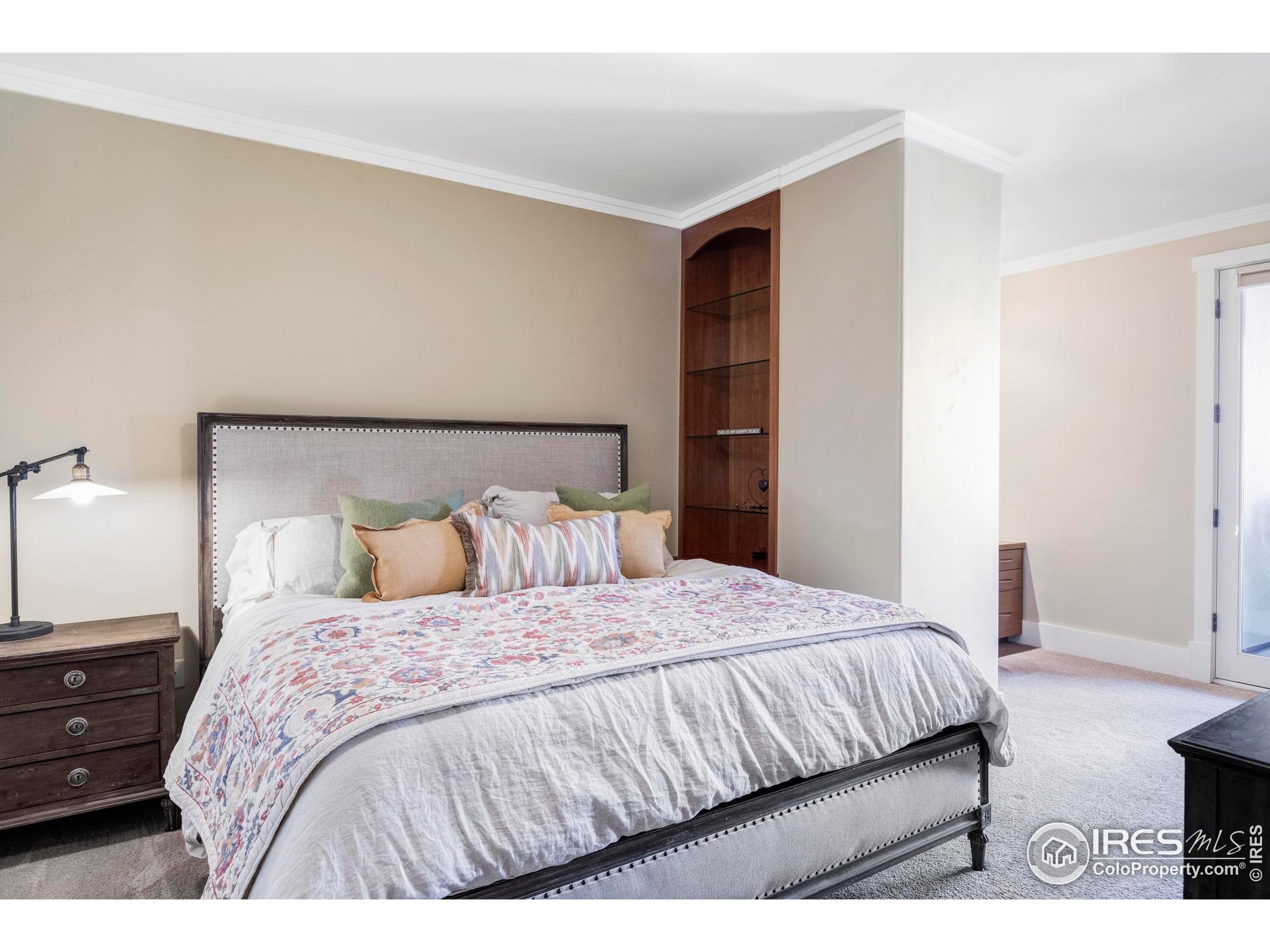 1301 Canyon Blvd 207