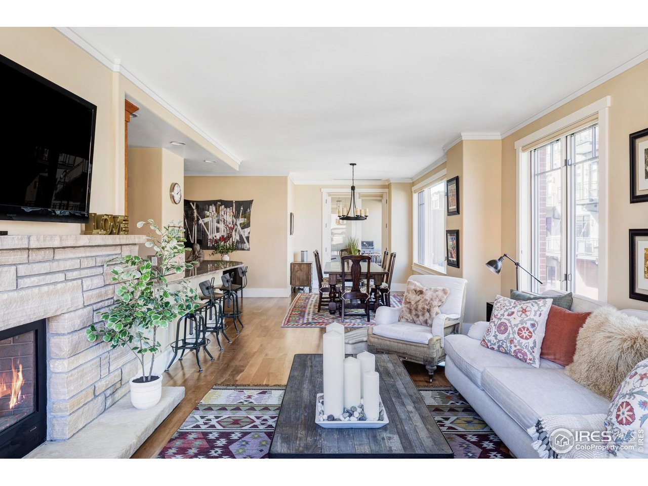 1301 Canyon Blvd 207