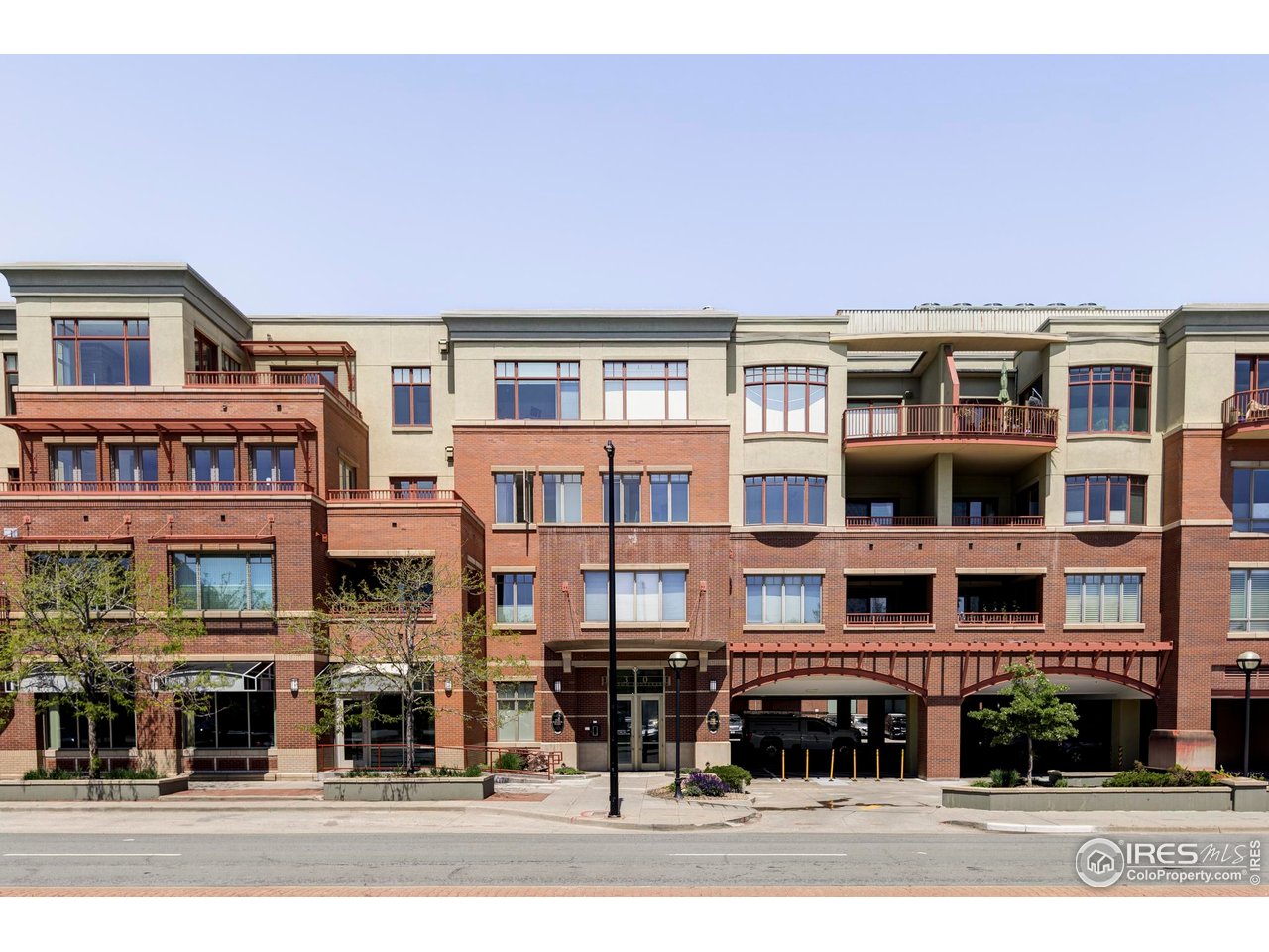 1301 Canyon Blvd 207