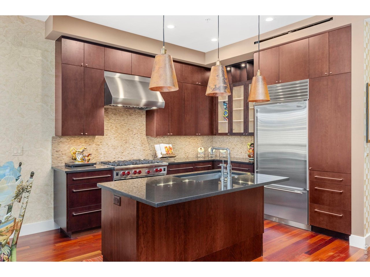 1155 Canyon Blvd 205