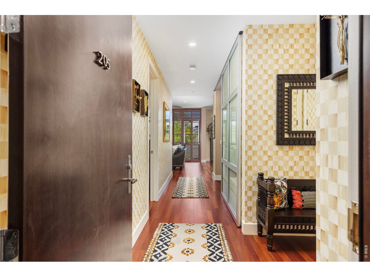 1155 Canyon Blvd 205