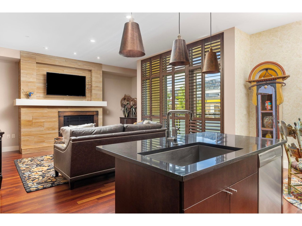 1155 Canyon Blvd 205