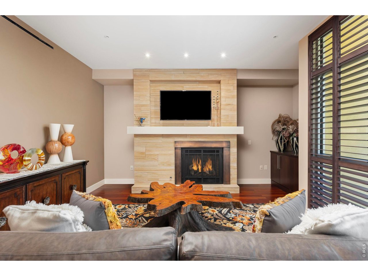 1155 Canyon Blvd 205