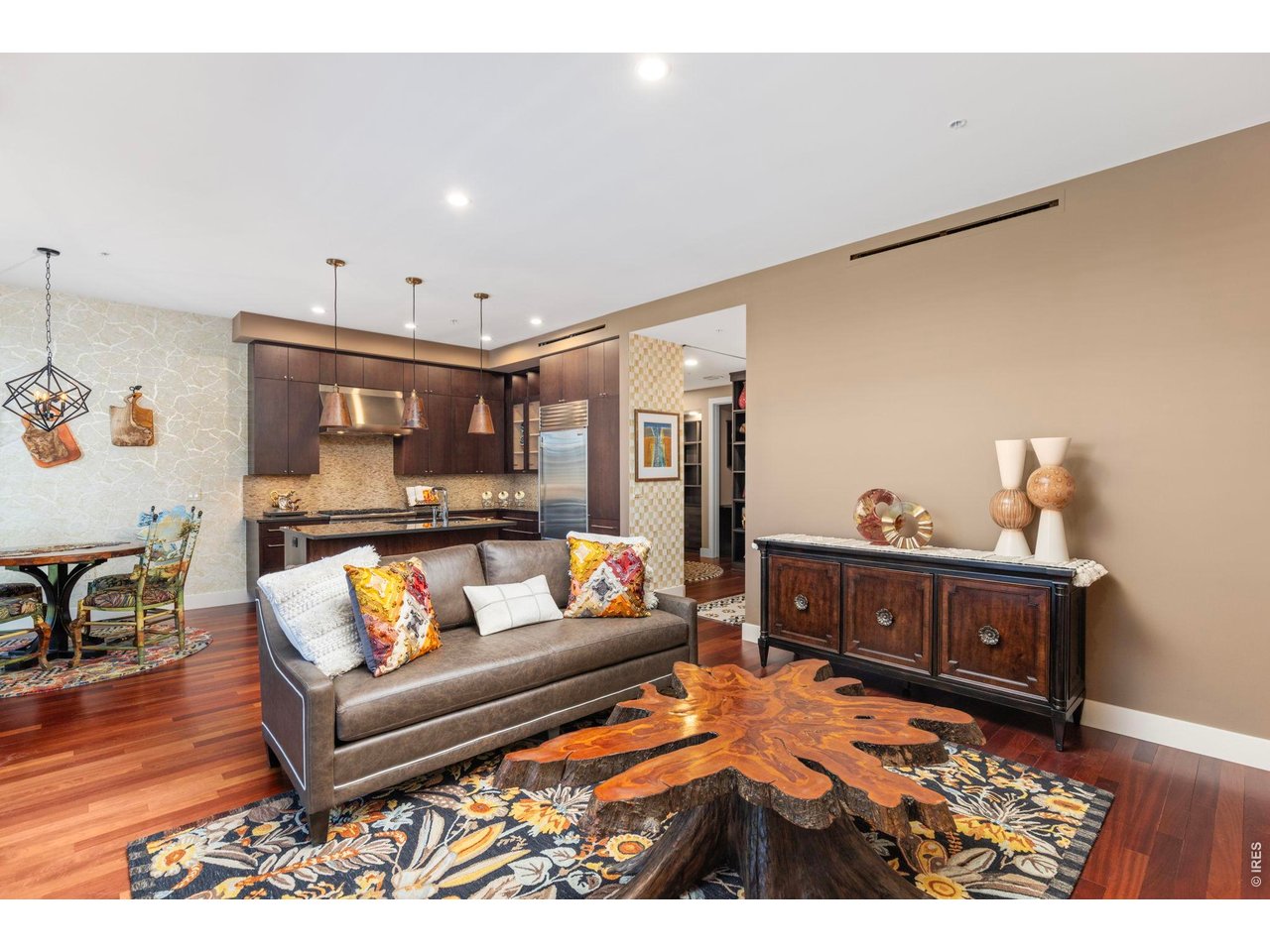 1155 Canyon Blvd 205