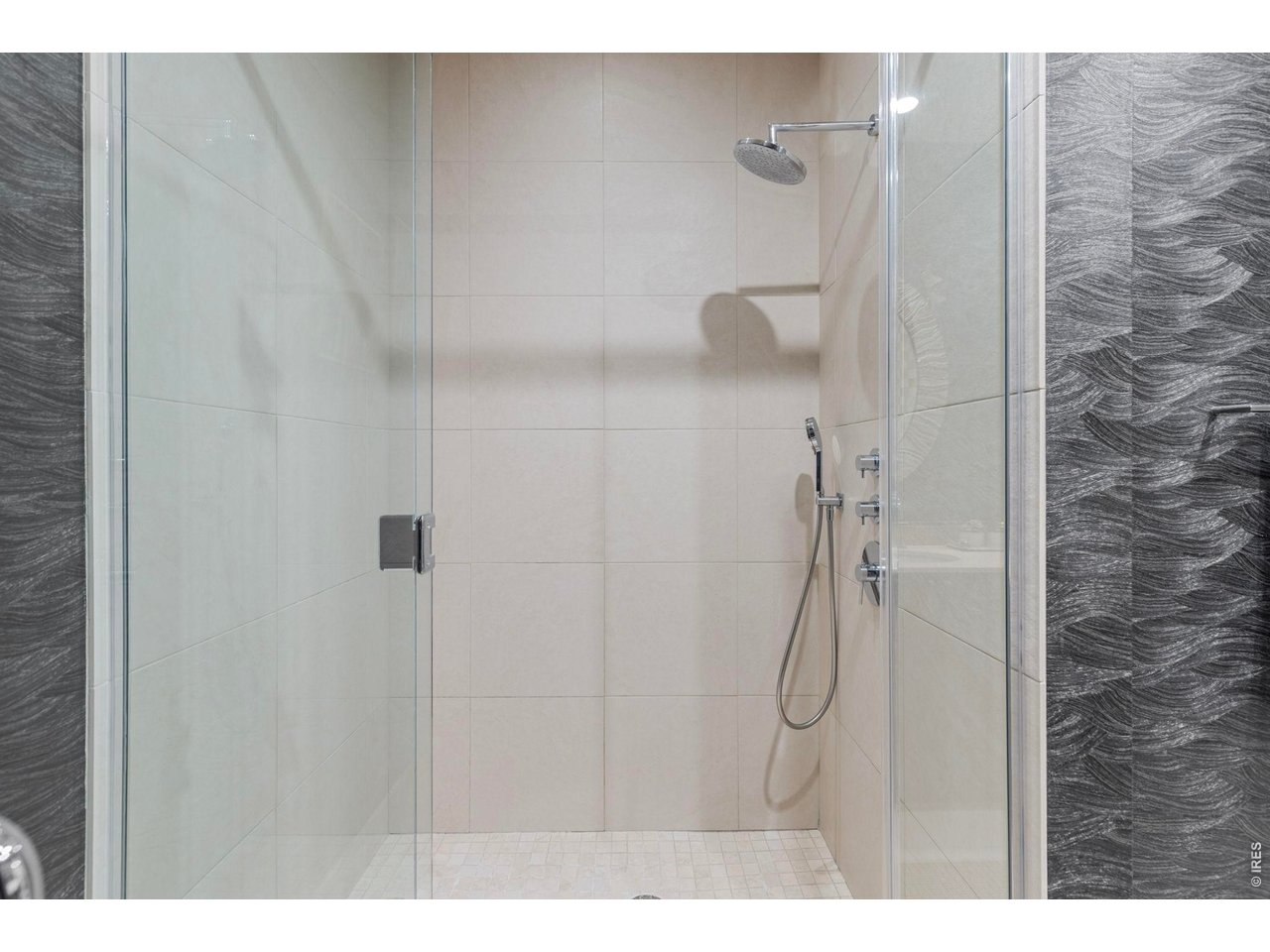 1155 Canyon Blvd 205