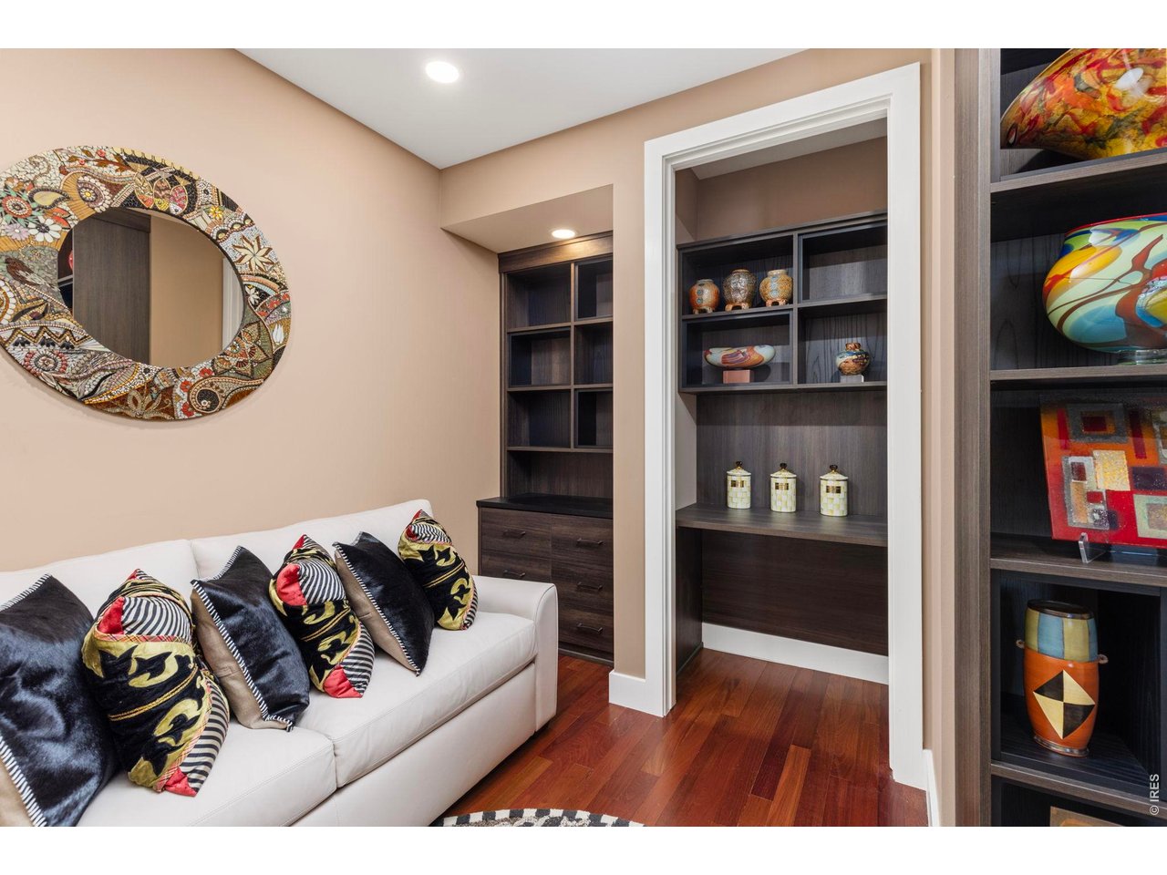 1155 Canyon Blvd 205