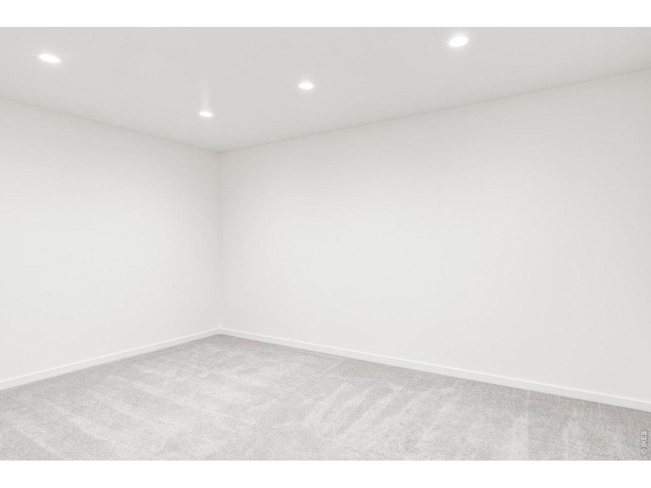 1305 Oak Ct