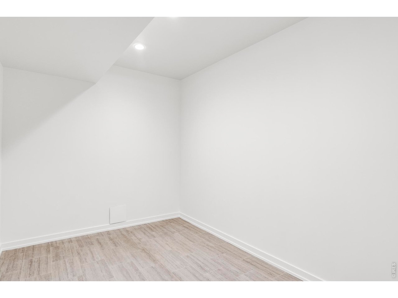 1305 Oak Ct