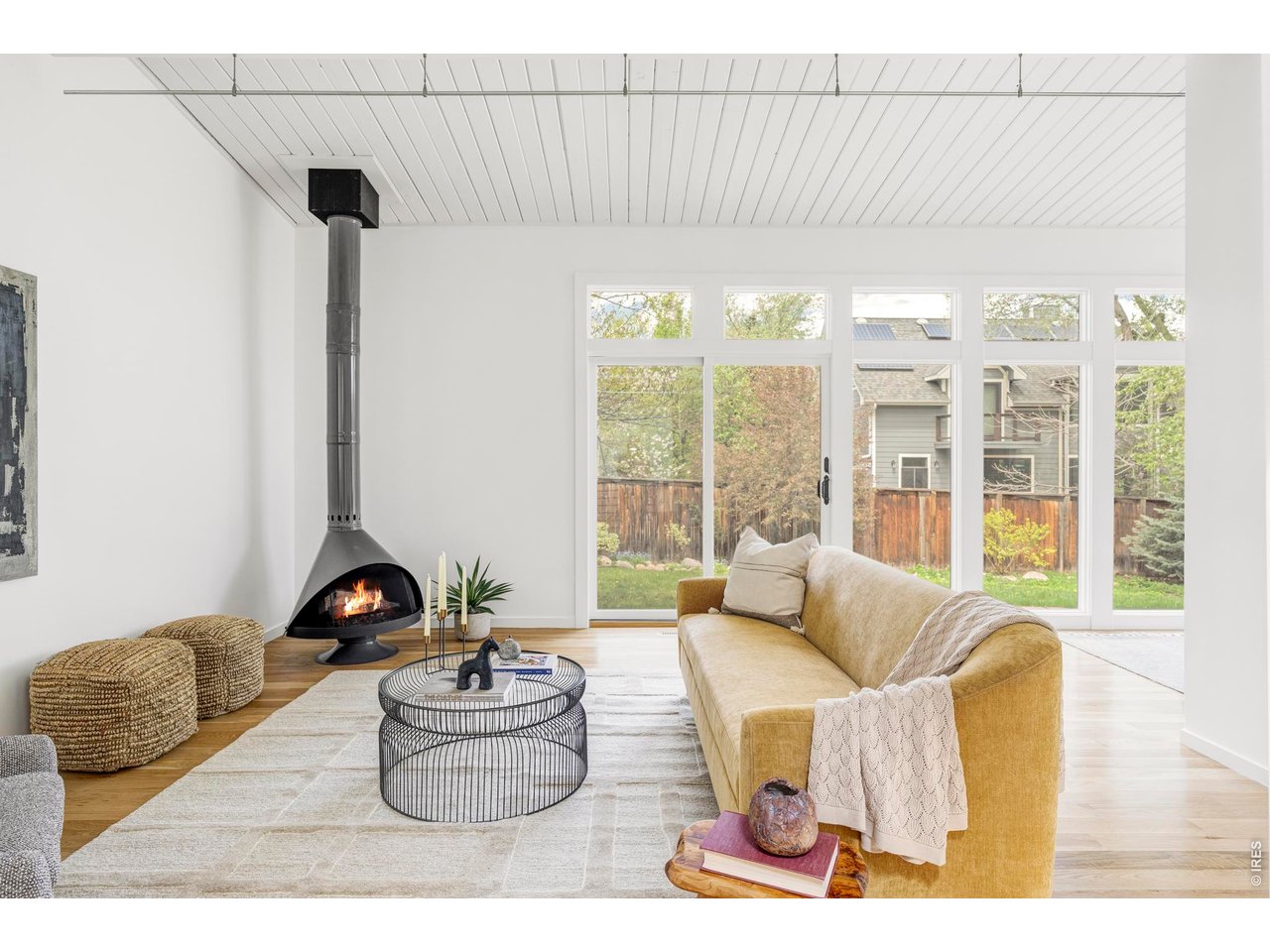 1305 Oak Ct
