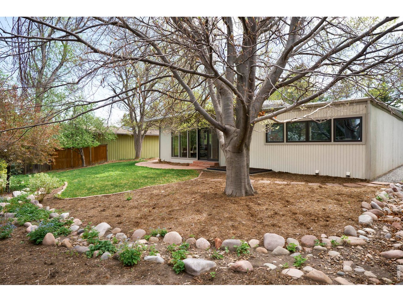 1305 Oak Ct