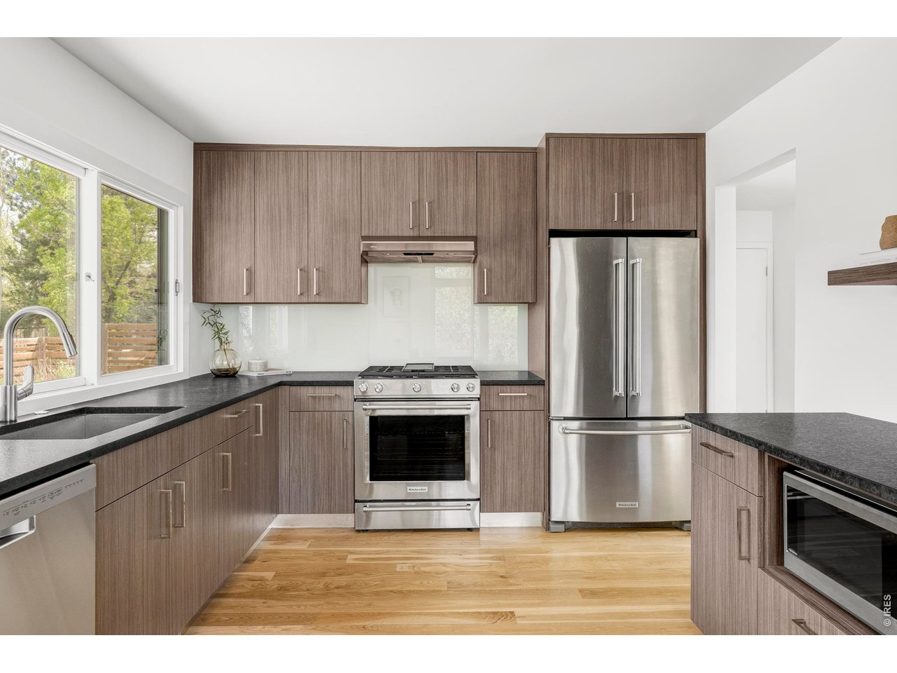 1305 Oak Ct