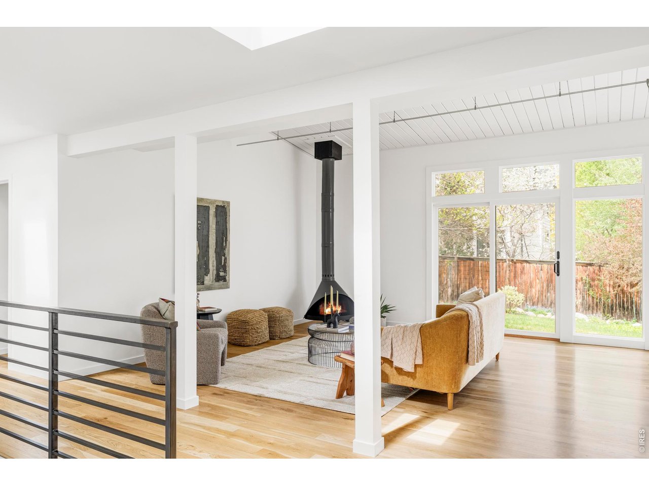 1305 Oak Ct