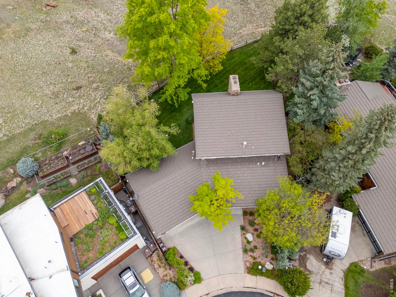 303 Hollyberry Ln