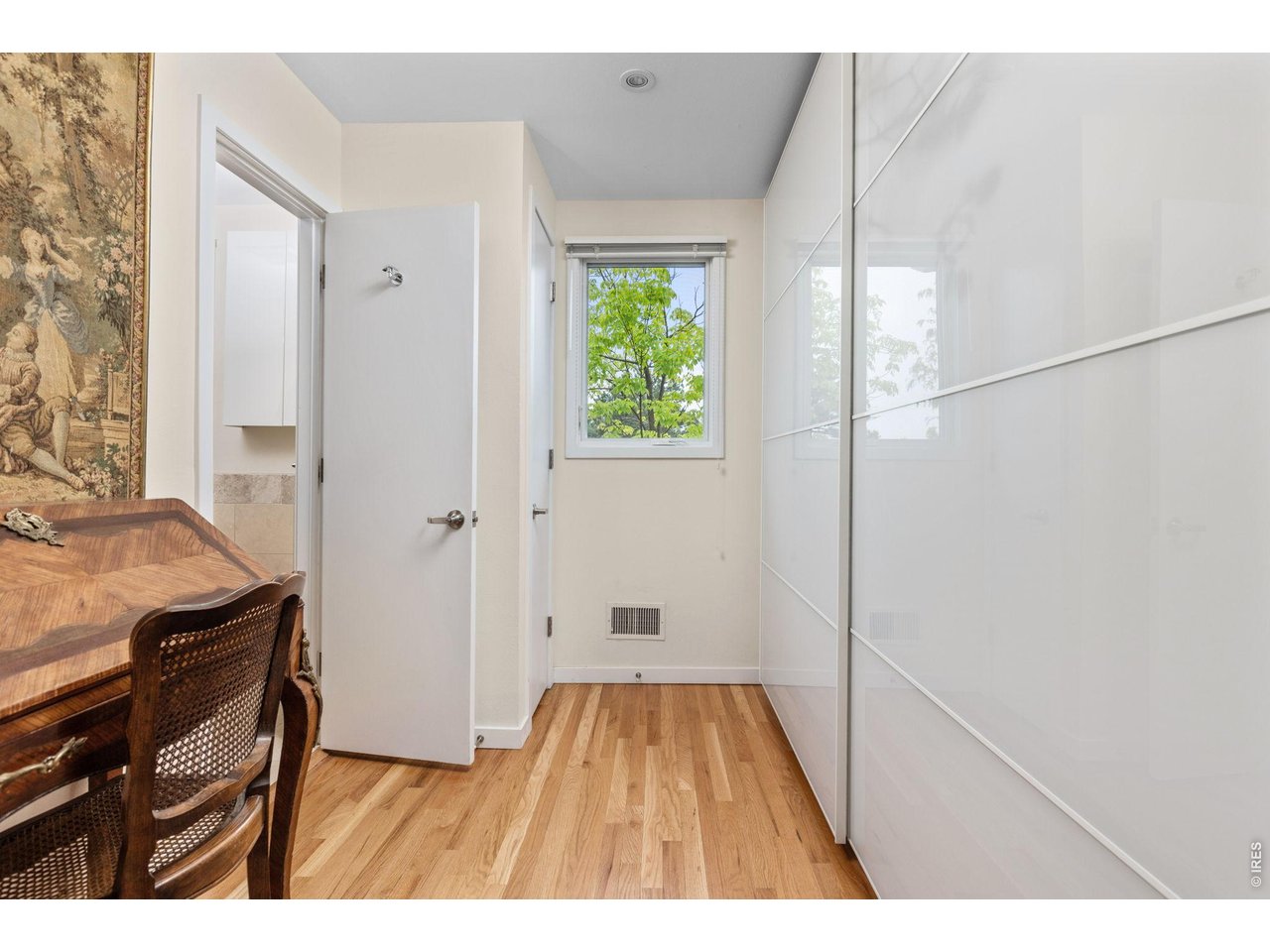 303 Hollyberry Ln