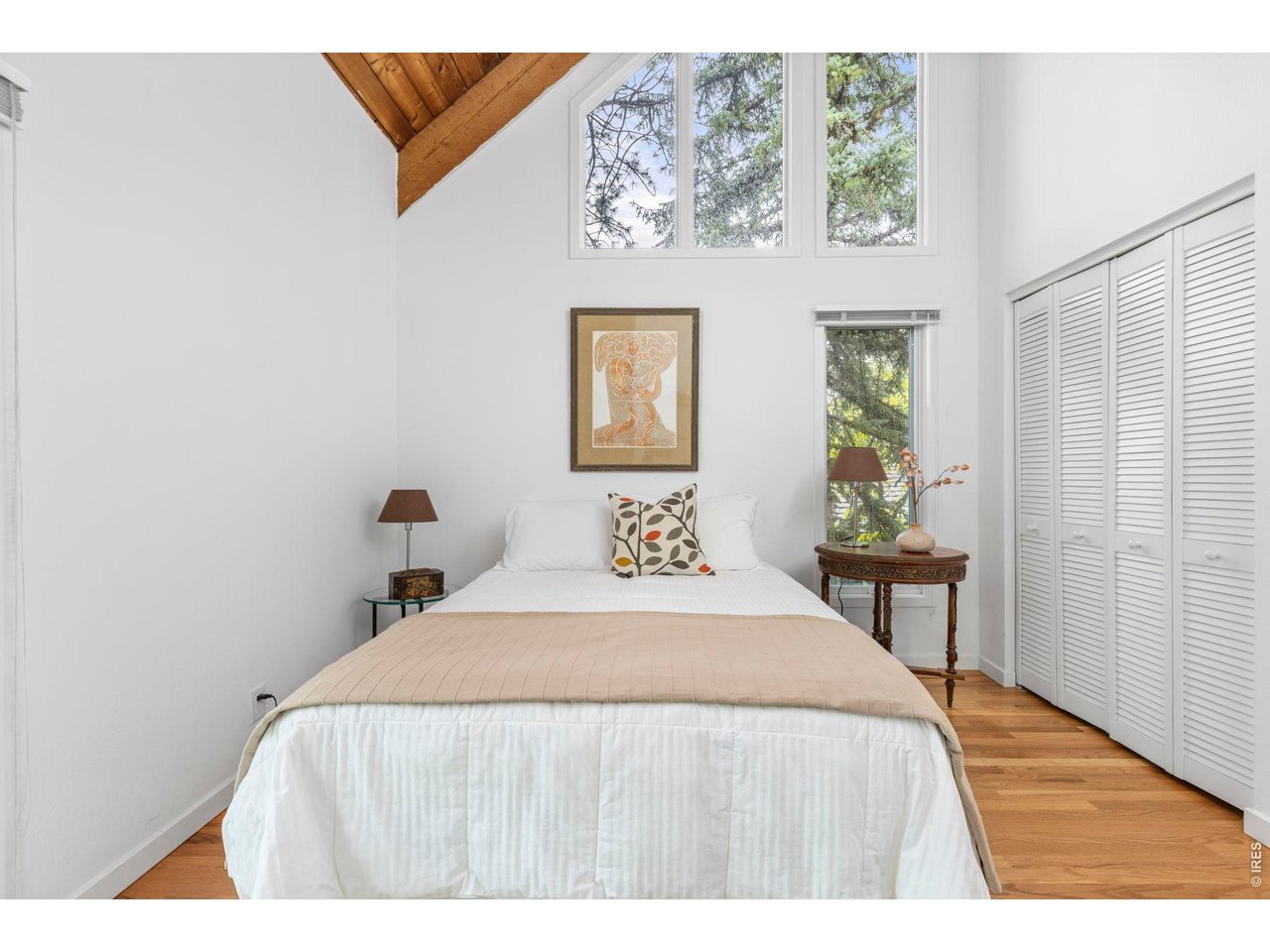 303 Hollyberry Ln