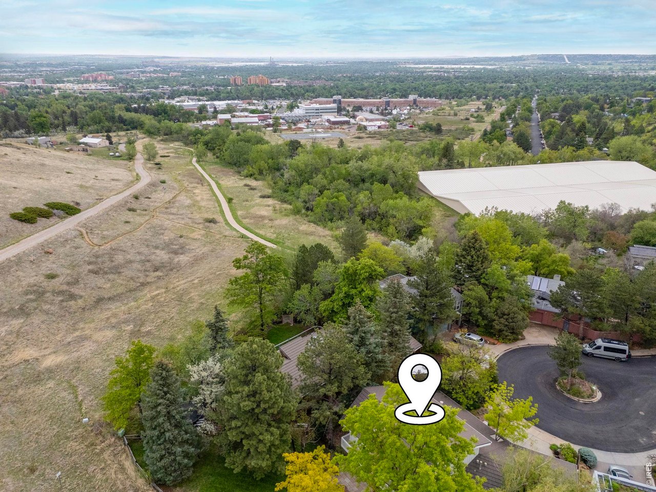 303 Hollyberry Ln