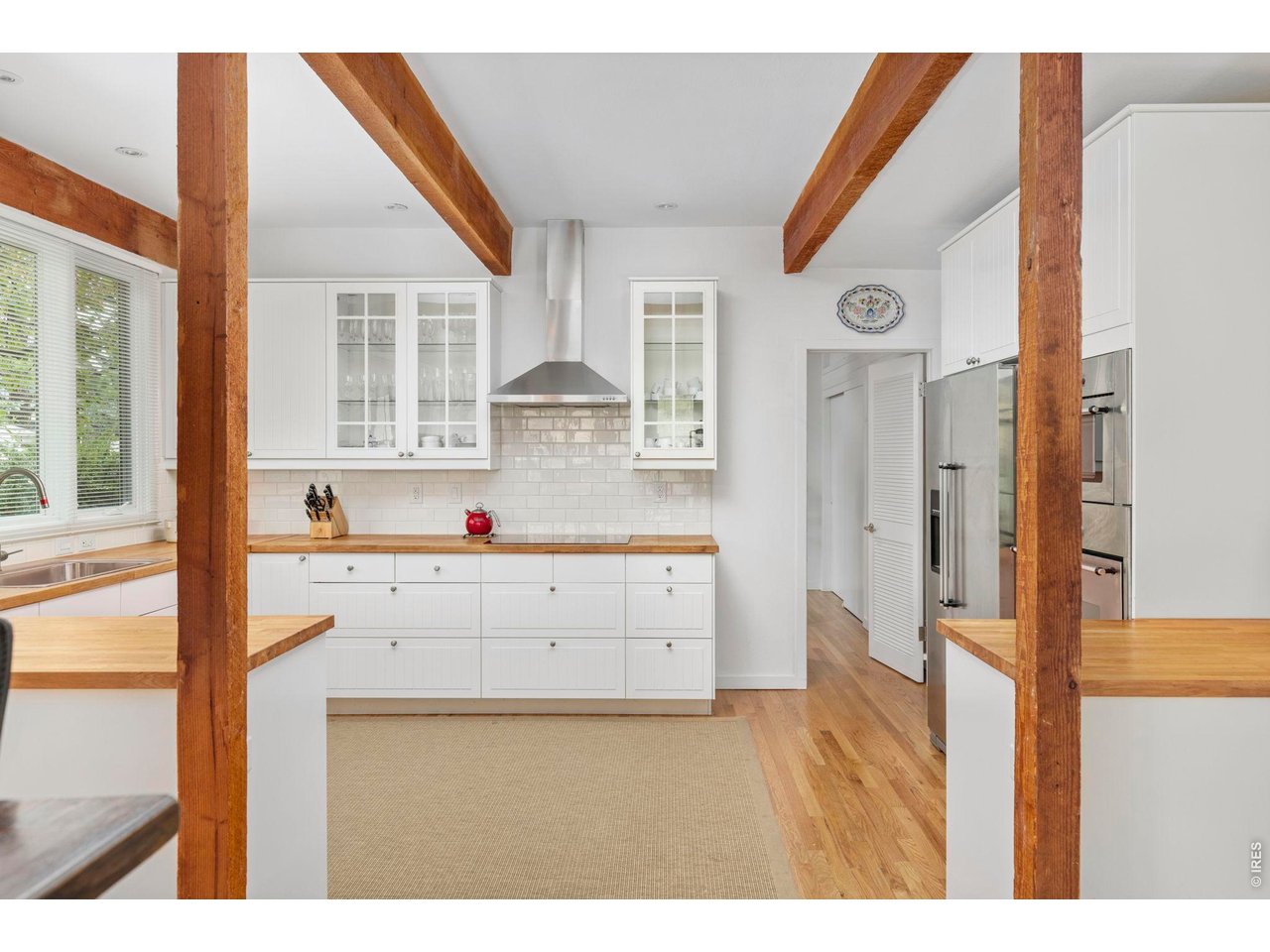 303 Hollyberry Ln