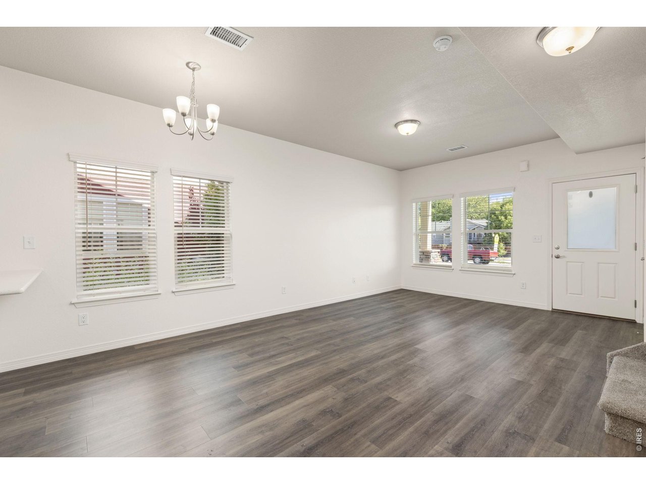 135 S 8th St