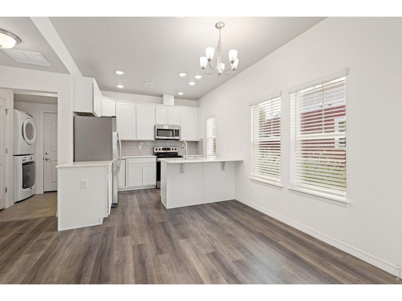 135 S 8th St
