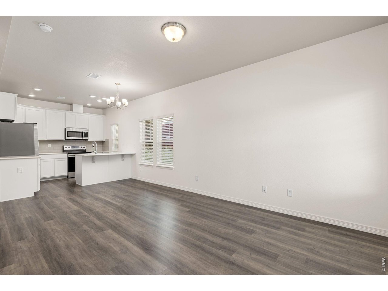 135 S 8th St