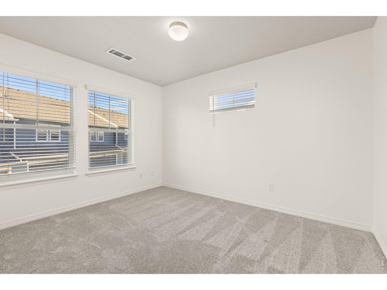 135 S 8th St