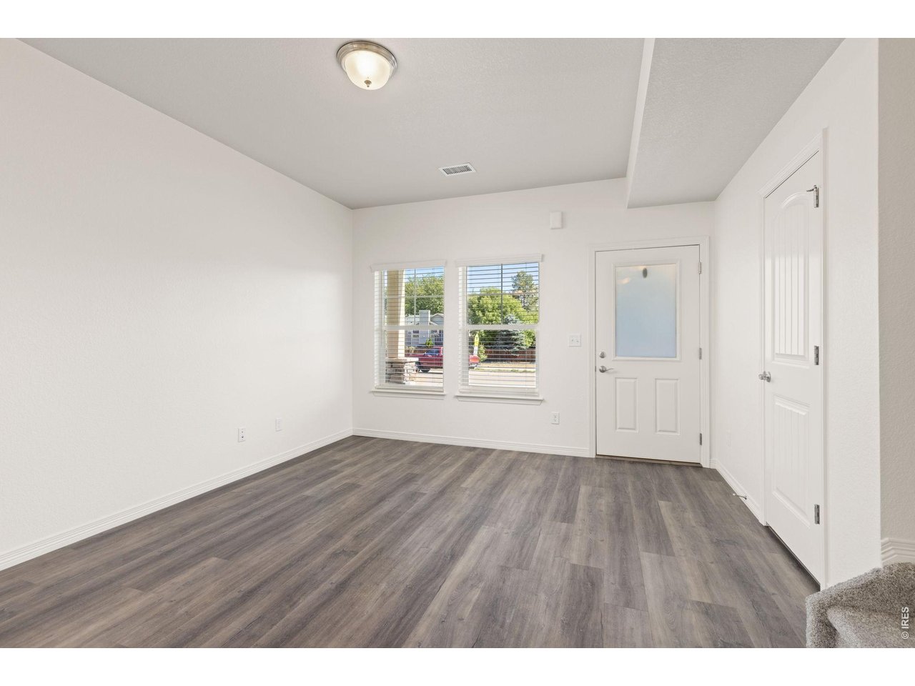 135 S 8th St