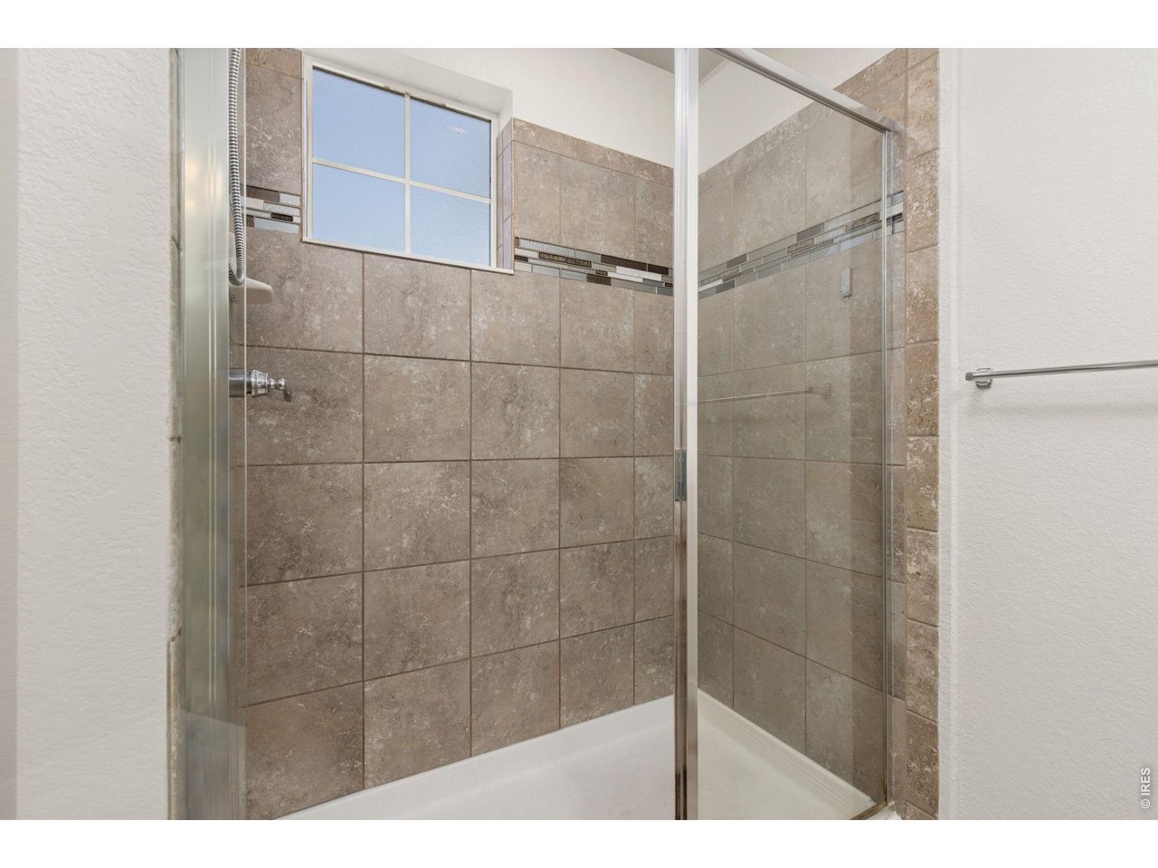135 S 8th St