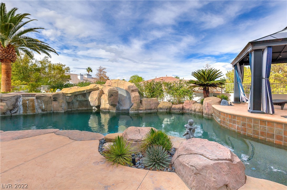 2278 Coral Ridge Avenue