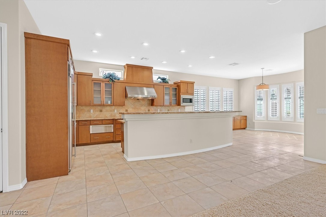 1395 FOOTHILLS VILLAGE