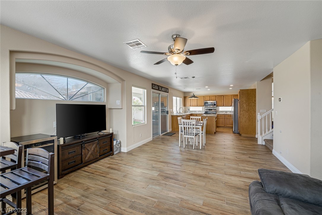 1608 Scenic Peak Street