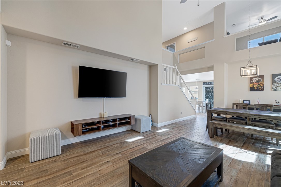 1608 Scenic Peak Street