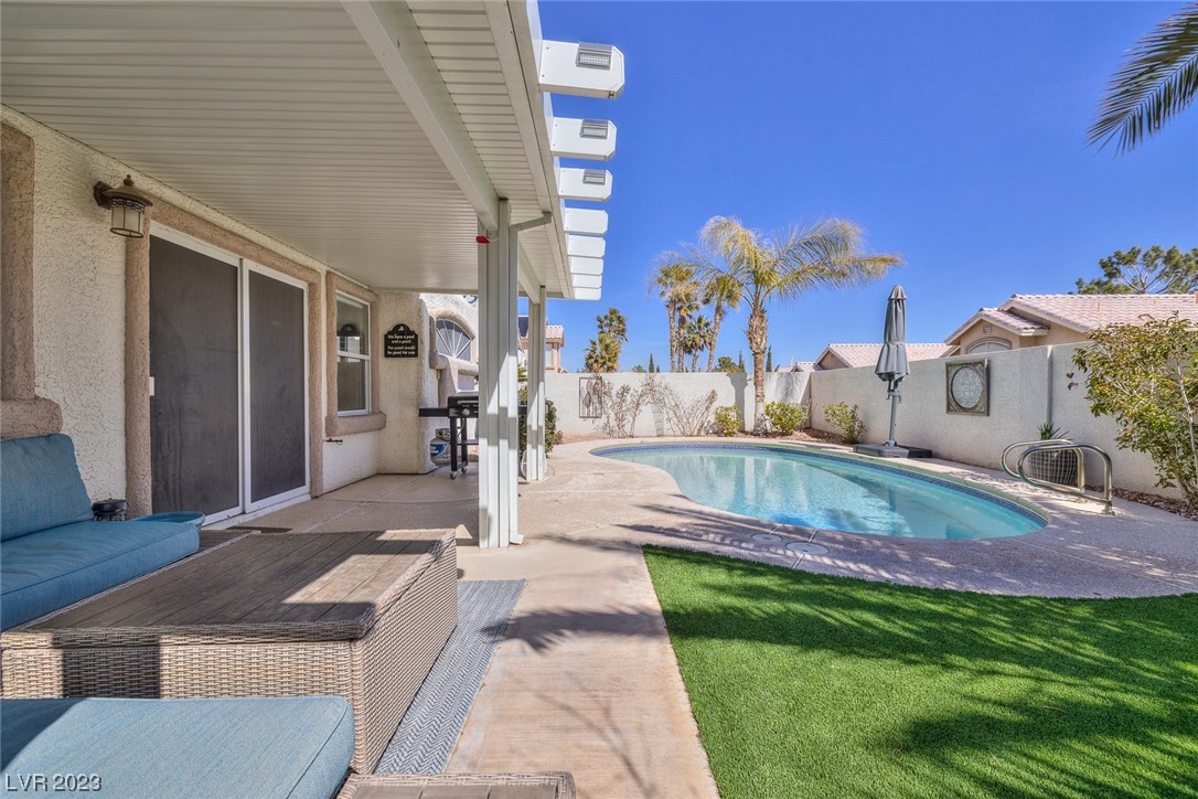 1608 Scenic Peak Street